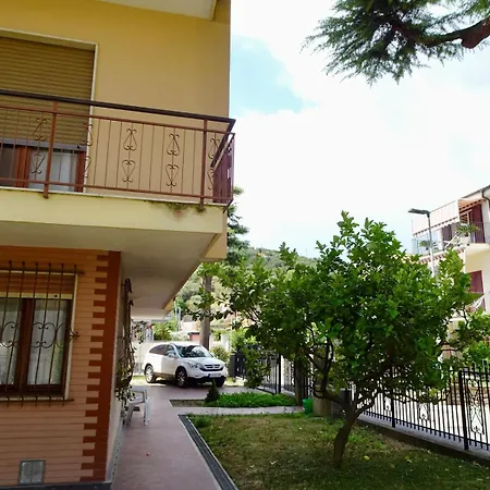 Apartment Residential Area Near The Sea And The Mountains Diano Marina