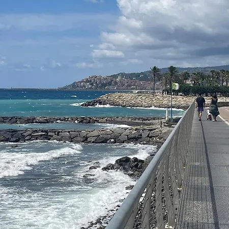 Residential Area Near The Sea And The Mountains Апартаменти *
