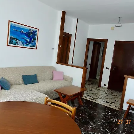 Residential Area Near The Sea And The Mountains Apartment *