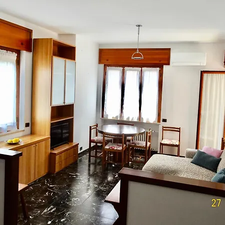 公寓 Residential Area Near The Sea And The Mountains 迪亚诺马里纳