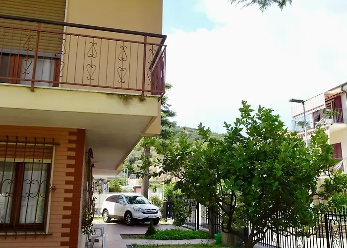 公寓 Residential Area Near The Sea And The Mountains 迪亚诺马里纳