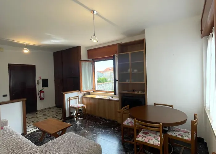 Residential Area Near The Sea And The Mountains 公寓