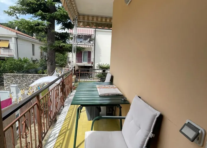 Residential Area Near The Sea And The Mountains 迪亚诺马里纳